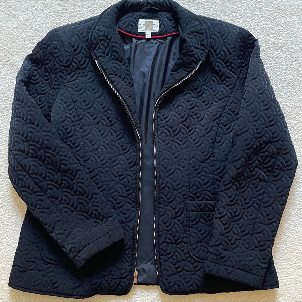Quilted Zippered Jacket With Hidden Inside Pocket Size Large Black